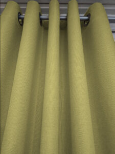 Комплект штори на люверсах блекаут льон рогожка. Колір зелений. Готові штори в спальню, зал, вітальню