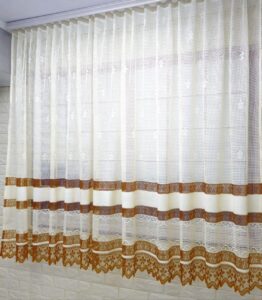Короткий тюль. Колір ванільний з коричневим. Тюль на кухню, балкон, веранду, дачу. Висота 1,6м