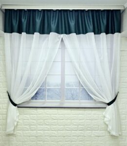 Комплект короткі штори тюль на кухню. Колір зелений з молочним