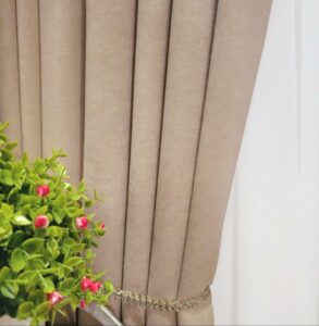 Комплект бежеві штори мікровелюр Diamond. Готові штори бежевого кольору в спальню, зал