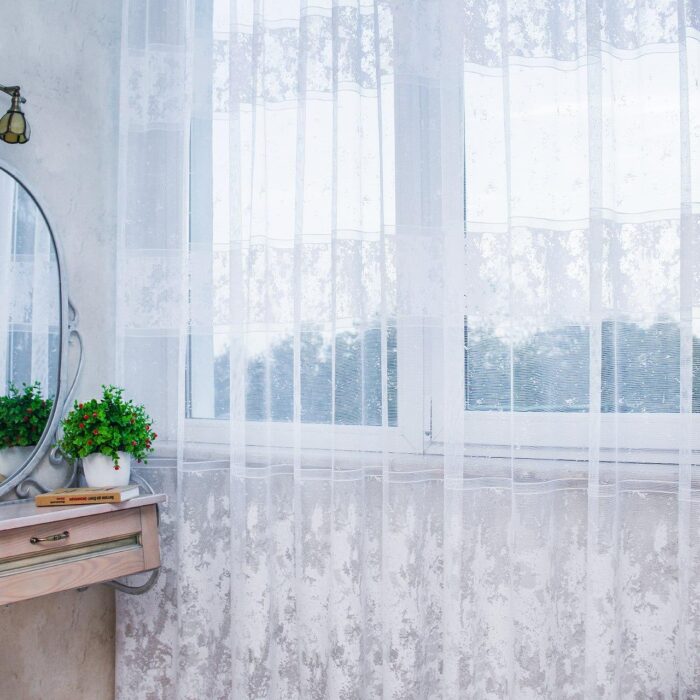 6381523835_belyj-tyul-zhakkard