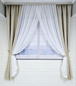 Комплект короткі штори тюль. Тканина: льон рогожка + шифон вуаль. Колір: бежевий з білим