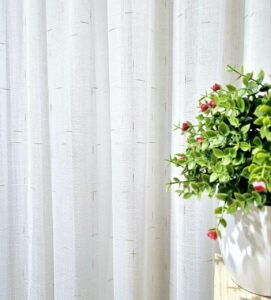 6502943762_belyj-tyul-len