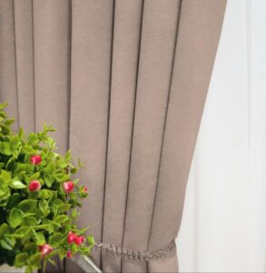 Комплект штори мікровелюр Diamond. Колір латте. Готові штори в спальню, зал, вітальню