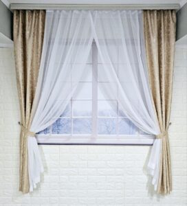 Комплект короткі штори тюль. Колір бежевий з білим