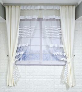 Комплект короткі штори тюль. Колір молочний з білим