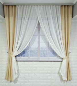 Комплект короткие шторы тюль. Цвет соломенный с молочным