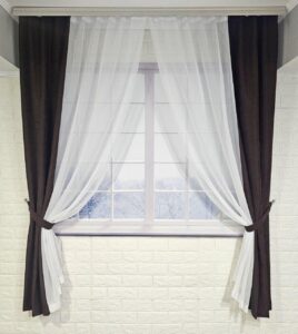 Комплект короткие шторы тюль. Цвет темный коричневый с белым