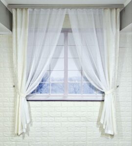 Комплект короткі штори тюль. Колір молочний з білим