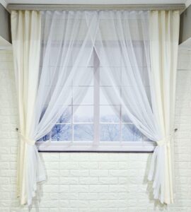Комплект короткі штори тюль. Колір молочний з білим