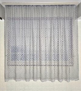 Короткий тюль жаккард. Колір сірий. Тюль на кухню, балкон, веранду, дачу. Висота 1,6м
