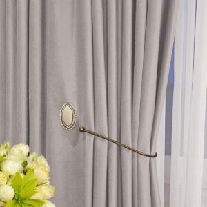 Ткань для штор блэкаут бархат Sherly Royal. Шторная ткань цвет светлый серо-бежевый