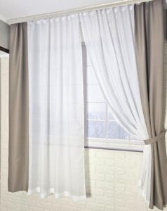 Комплект короткие шторы тюль. Цвет серо-бежевый с белым