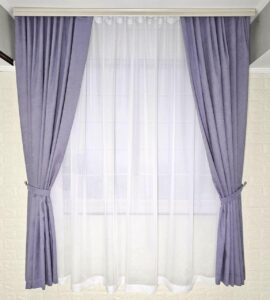 Комплект короткі штори і тюль. Мікровелюр + тюль креп шифон з шовком. Колір: лавандові штори, білий тюль